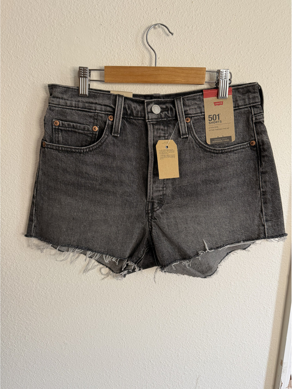 NWT Levi’s 501 Original High Rise Cutoff Denim Shorts Black Size 27 Raw Hem